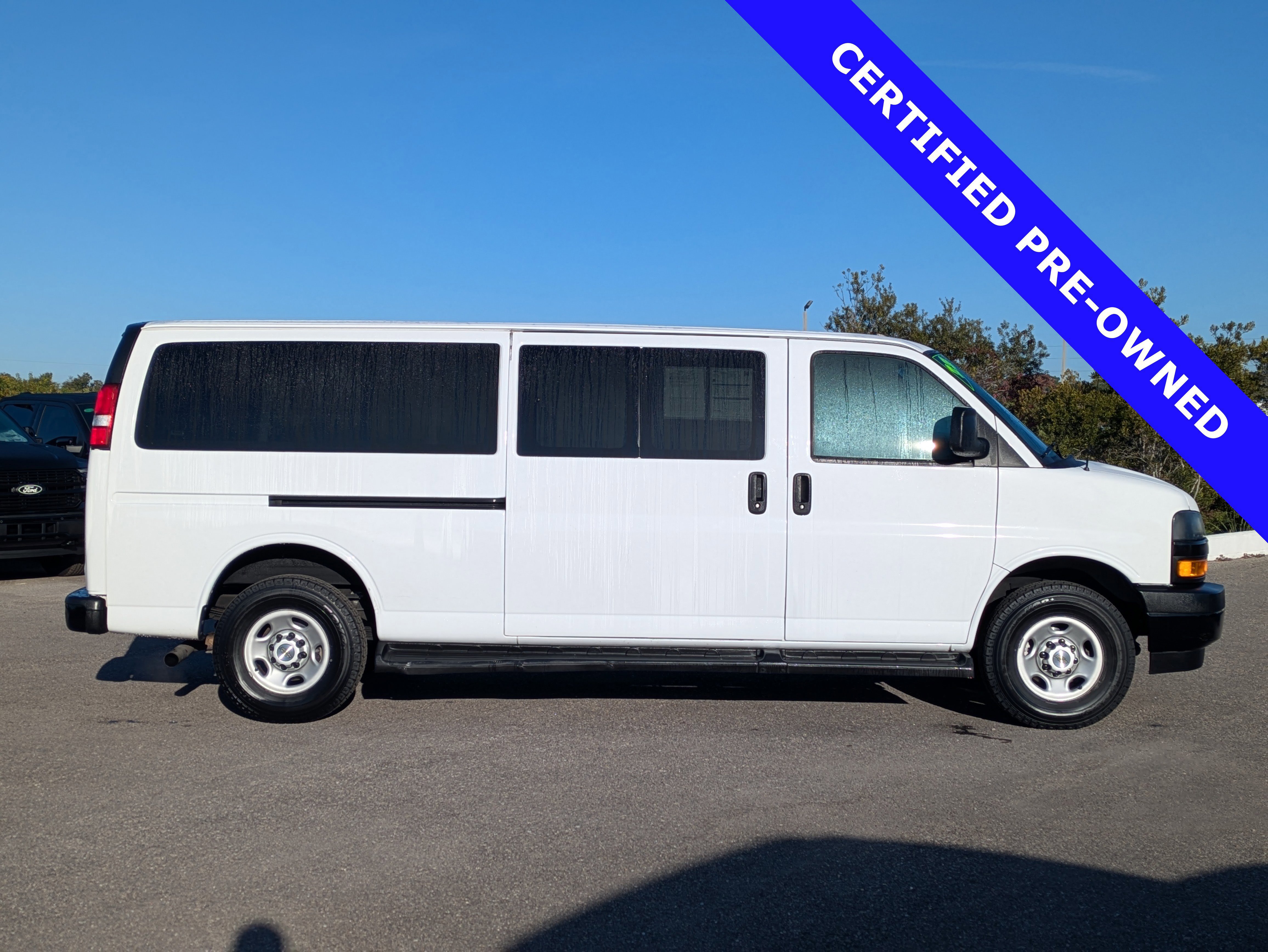 Used 2023 Chevrolet Express 3500 LS image 5