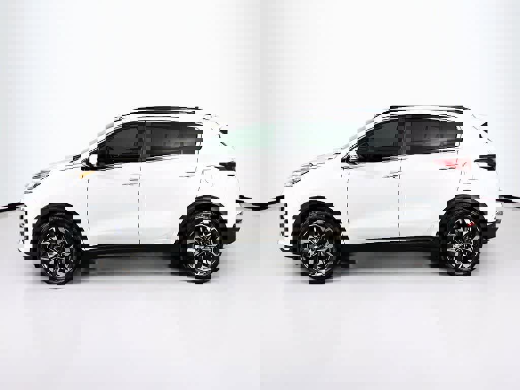 Used 2020 Kia Sportage EX w/ EX Technology Package image 2