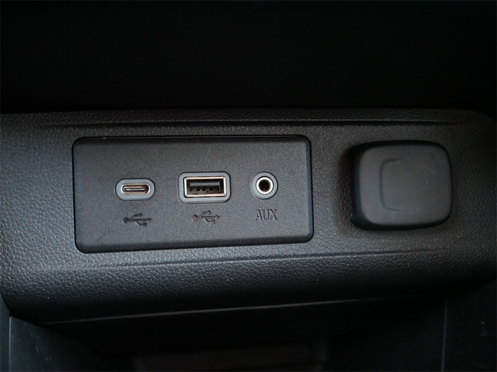 Used 2022 Buick Encore GX Select w/ Sport Touring Package image 24