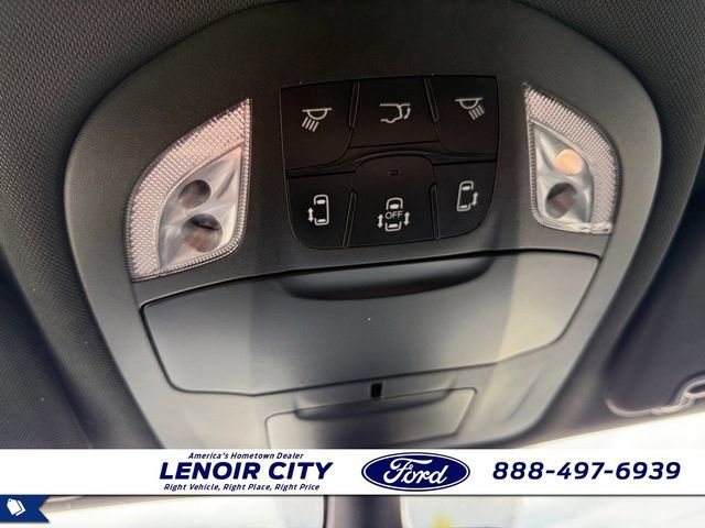 Used 2023 Chrysler Pacifica Touring-L w/ S Appearance Package image 17