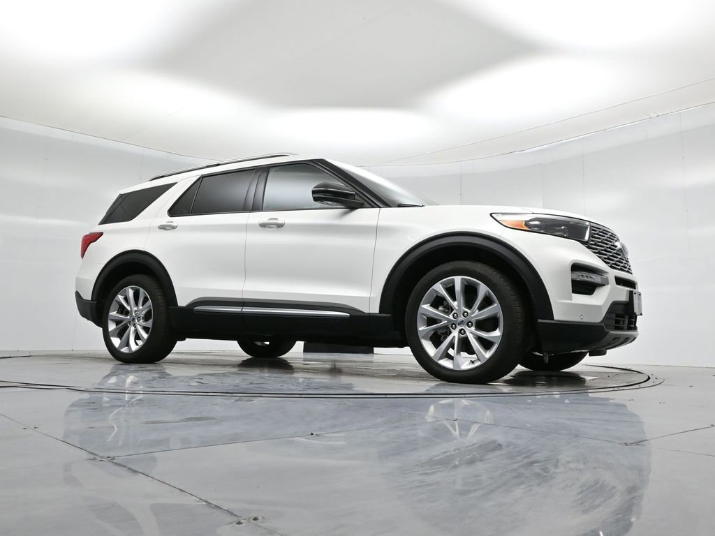 Certified 2022 Ford Explorer Platinum w/ Technology Package image 4