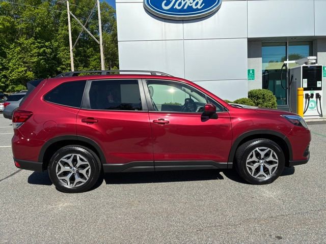 Used 2024 Subaru Forester Premium AWD/4WD image 2