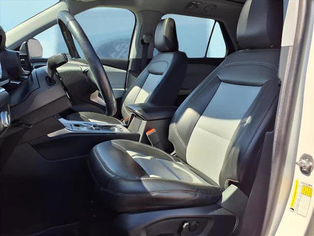 Certified 2022 Ford Explorer XLT w/ Equipment Group 202A image 20