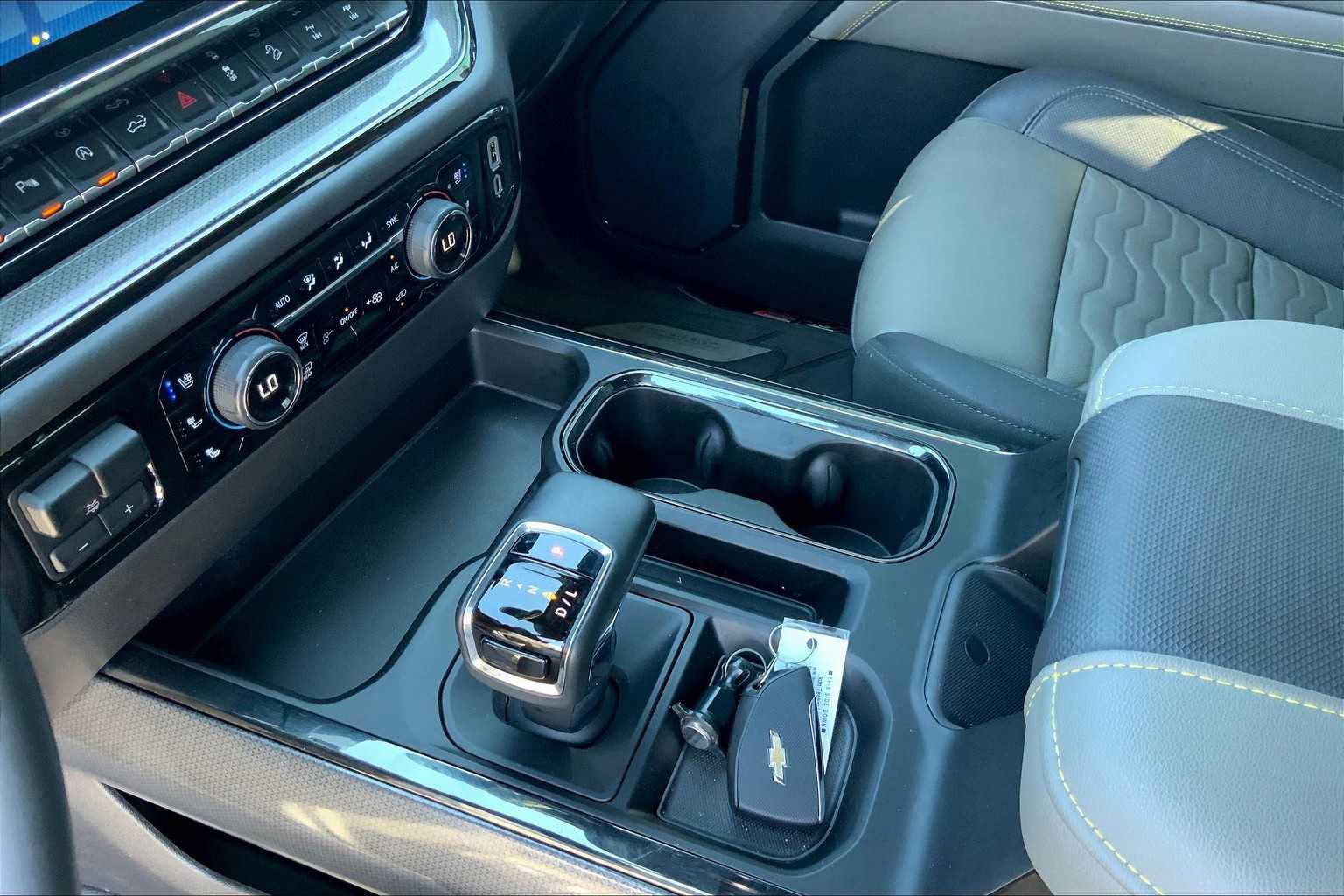 Used 2024 Chevrolet Silverado 1500 ZR2 w/ Technology Package image 16