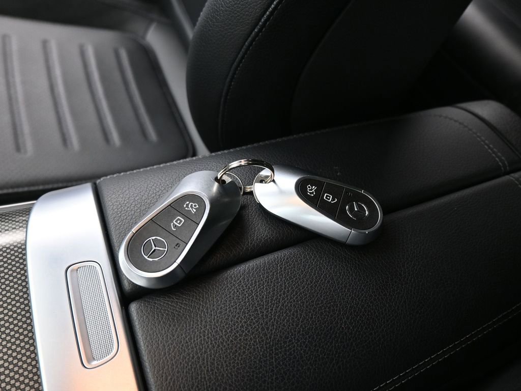 Used 2023 Mercedes-Benz GLC 300 image 42