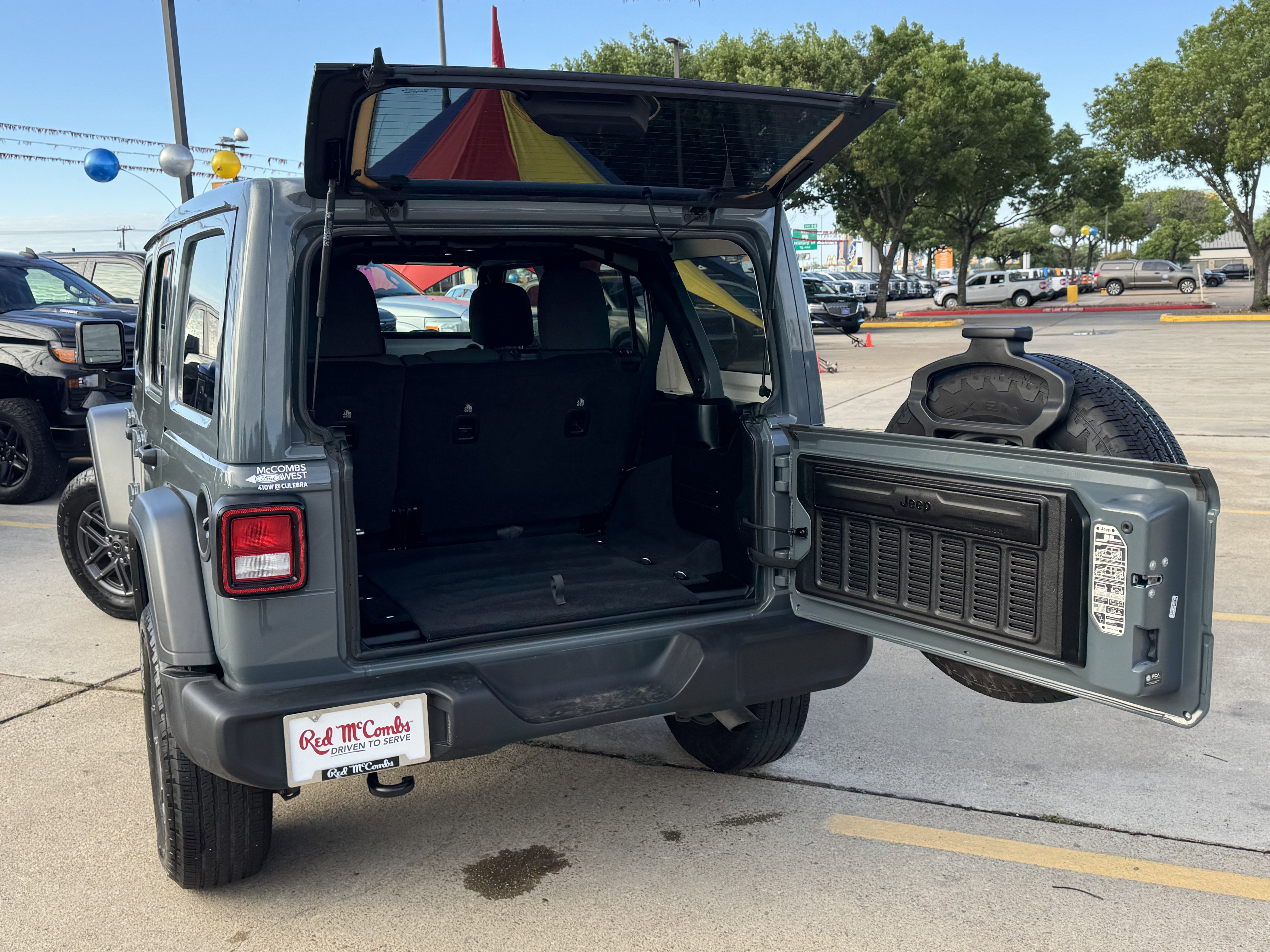 Used 2025 Jeep Wrangler Sport S image 8