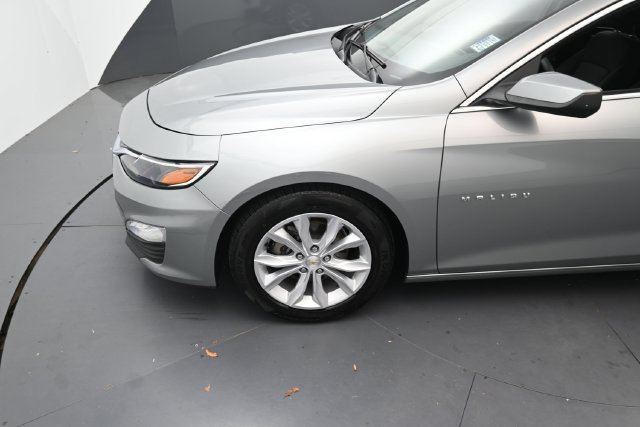 Used 2025 Chevrolet Malibu LT FWD image 9