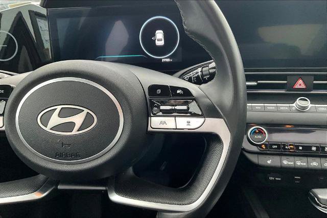 Used 2025 Hyundai Elantra SEL FWD image 11