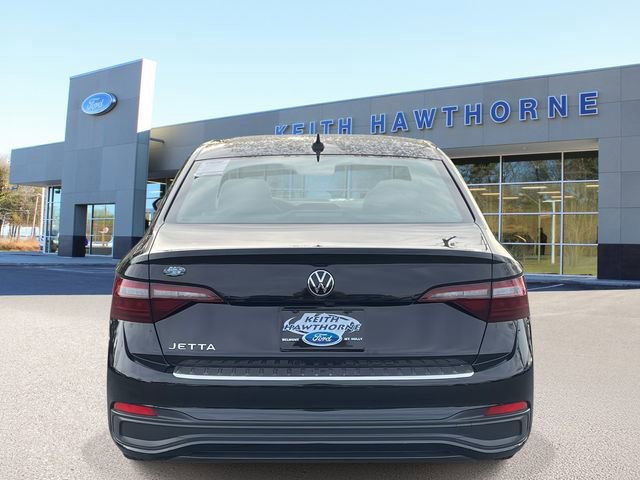 Used 2023 Volkswagen Jetta Sport image 3