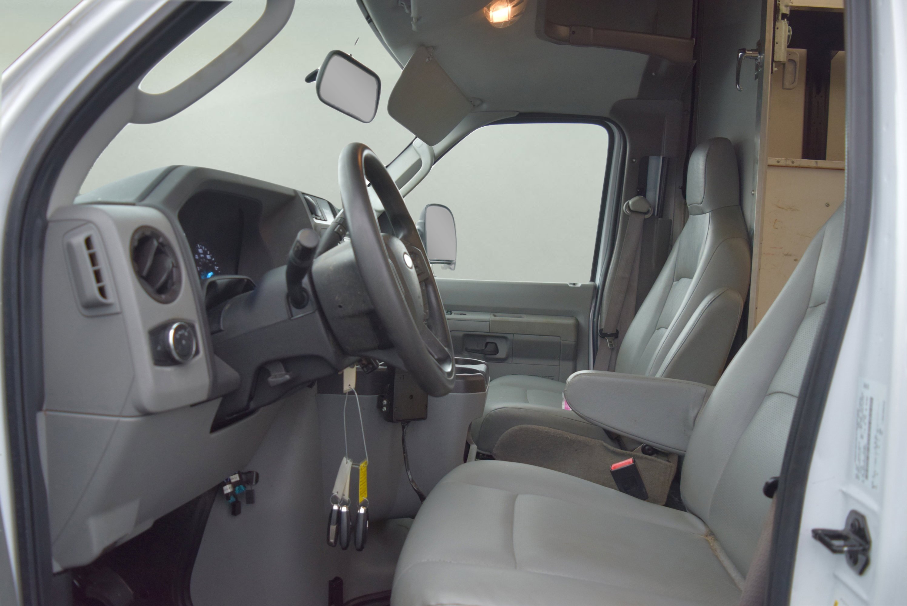 Certified 2023 Ford E-450 and Econoline 450 Super Duty w/ Power Windows & Locks Group image 7