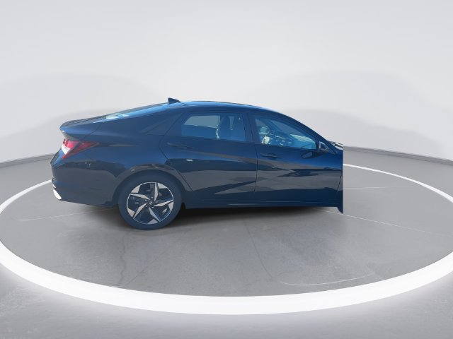 Used 2023 Hyundai Elantra SEL w/ Convenience Package FWD image 7