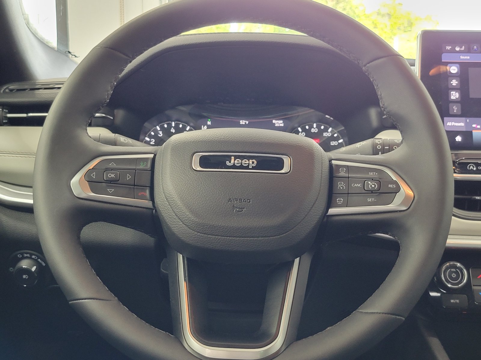 Used 2025 Jeep Compass Limited AWD/4WD image 27