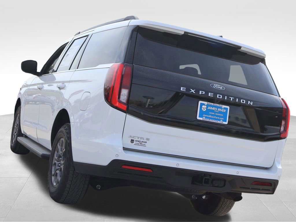 Certified 2025 Ford Expedition Active image 3