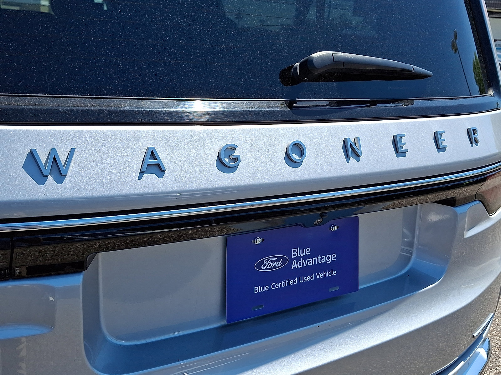 Used 2024 Jeep Wagoneer L Series III w/ Premium Group I AWD/4WD image 31