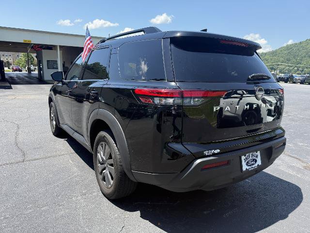 Used 2025 Nissan Pathfinder SV AWD/4WD image 10