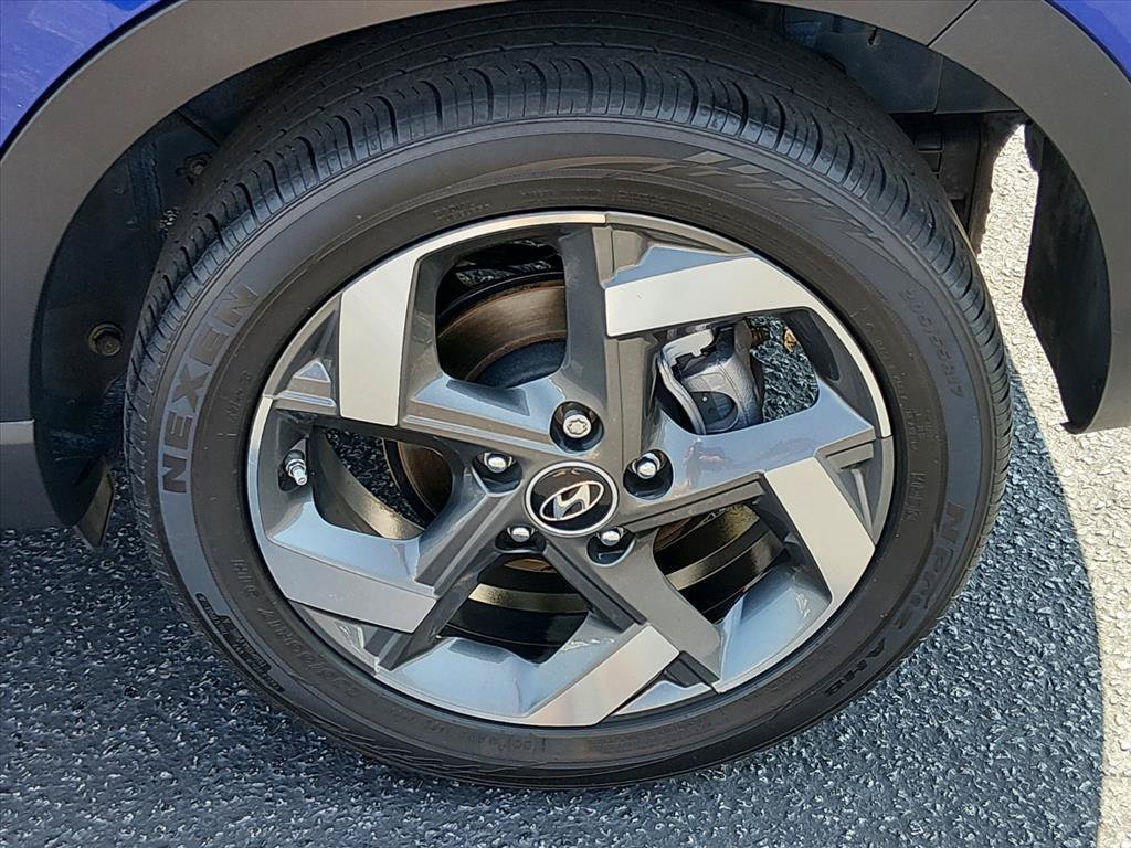 Used 2024 Hyundai Venue SEL FWD image 18