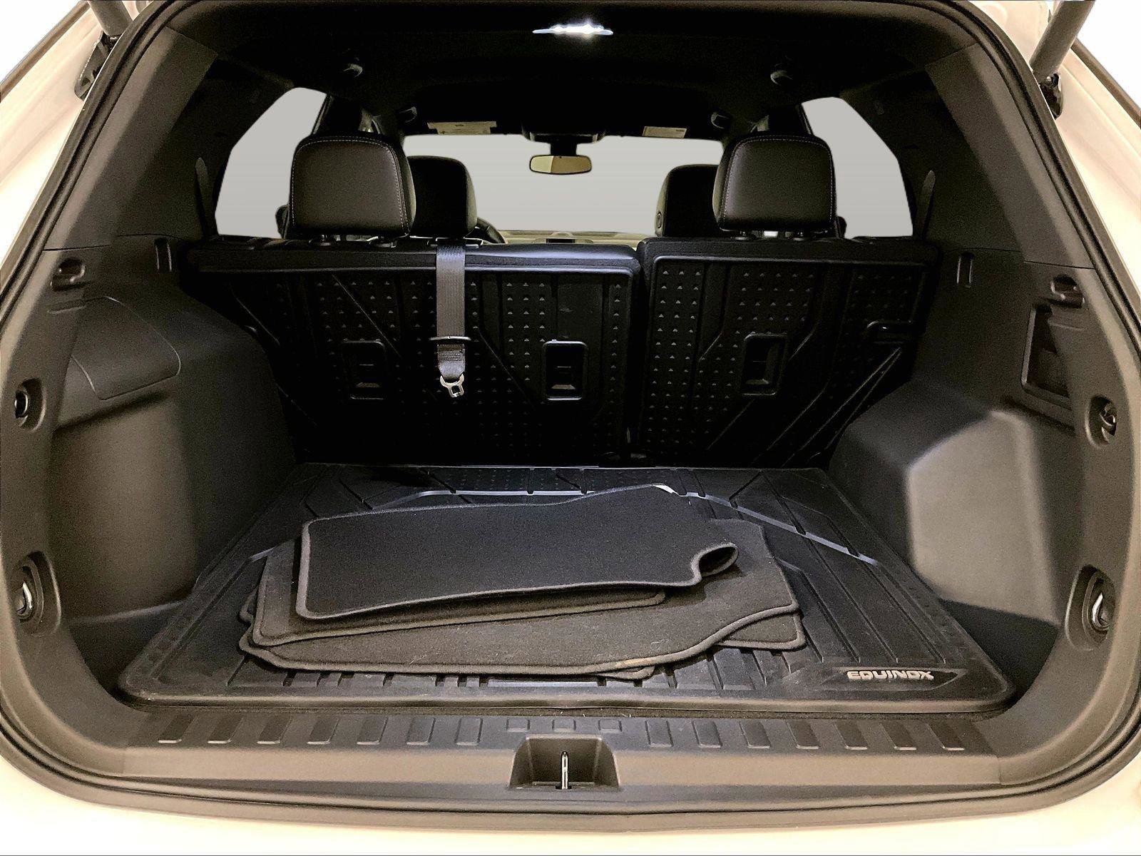 Used 2023 Chevrolet Equinox Premier AWD/4WD image 33