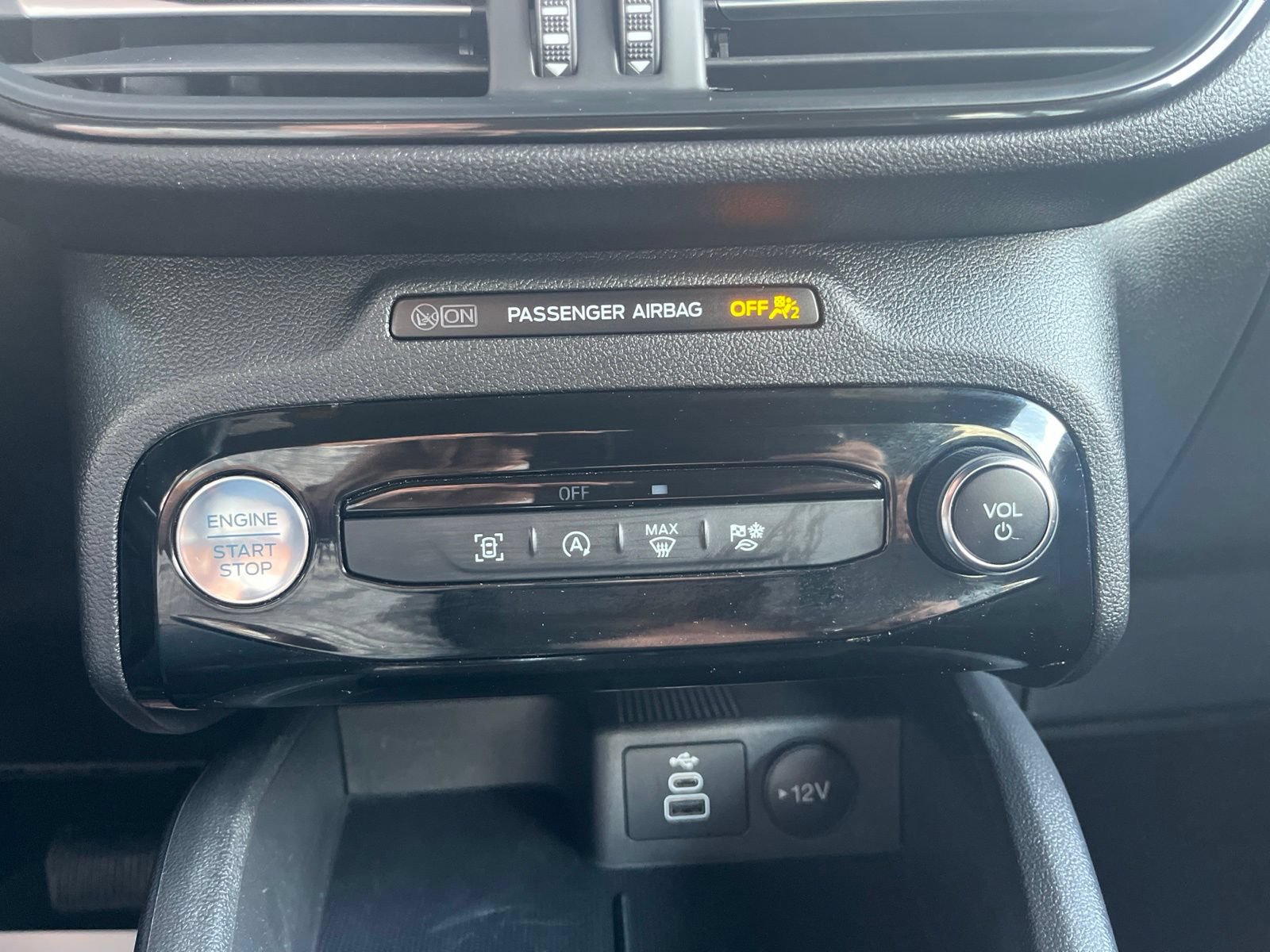 Certified 2025 Ford Escape ST-Line w/ Tech Pack #1 AWD/4WD image 23