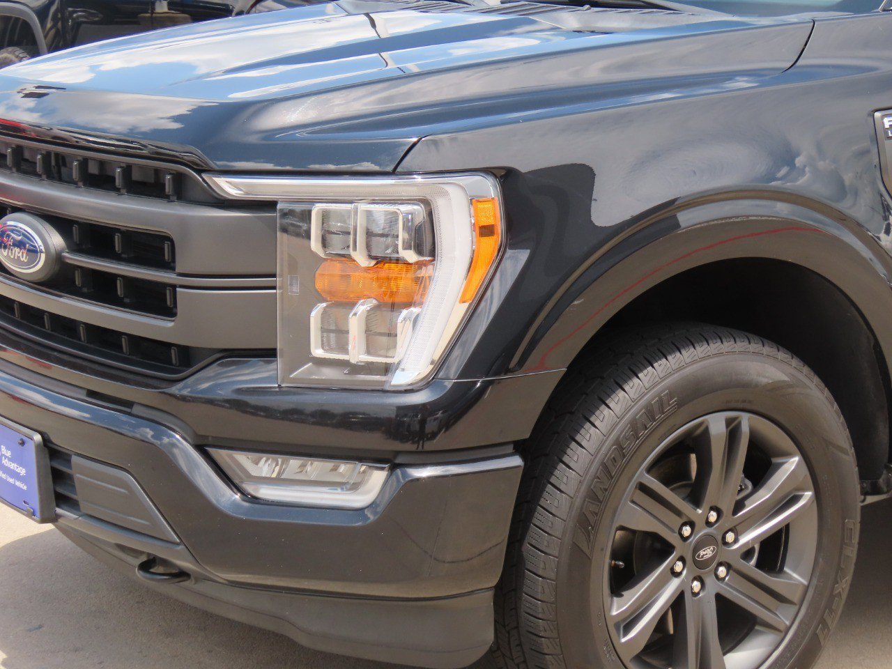 Certified 2023 Ford F150 Lariat AWD/4WD image 3