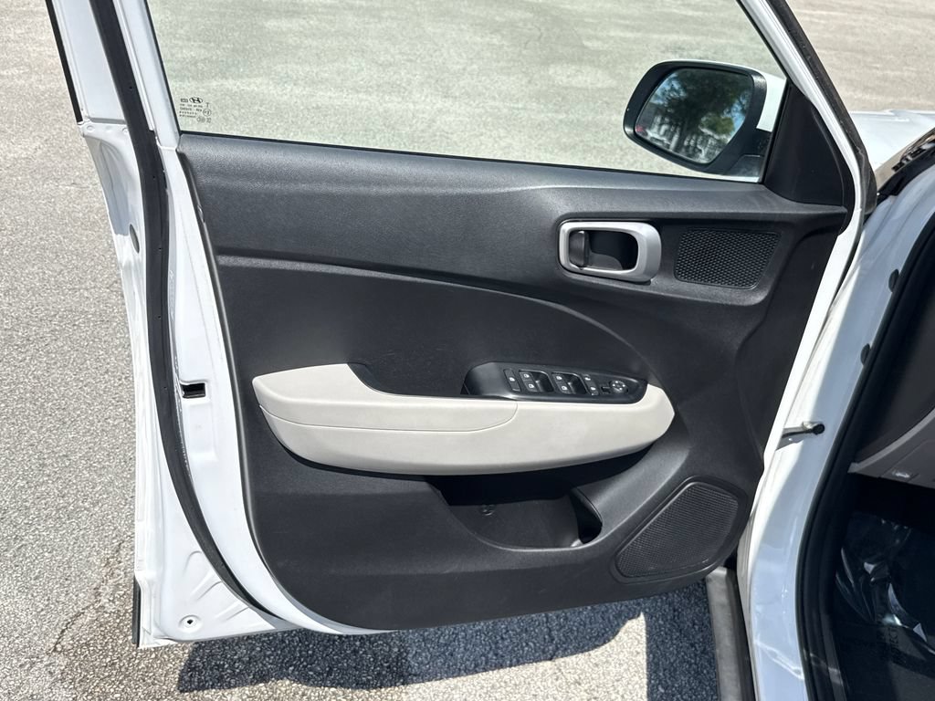 Used 2020 Hyundai Venue SEL w/ Convenience + Premium Package FWD image 14