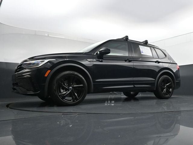 Used 2023 Volkswagen Tiguan SE R-Line FWD image 32