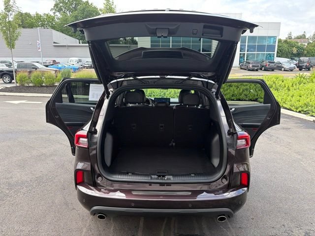 Certified 2023 Ford Escape ST-Line w/ Tech Pack #1 AWD/4WD image 18