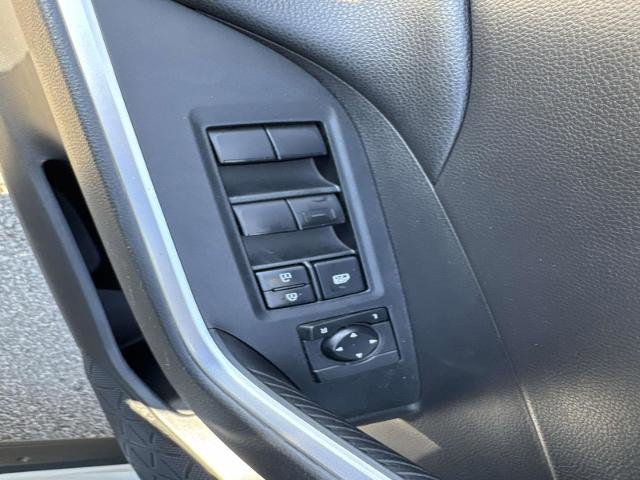 Used 2019 Toyota RAV4 XLE w/ Convenience Package FWD image 20