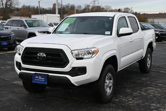 Used 2022 Toyota Tacoma SR image 1