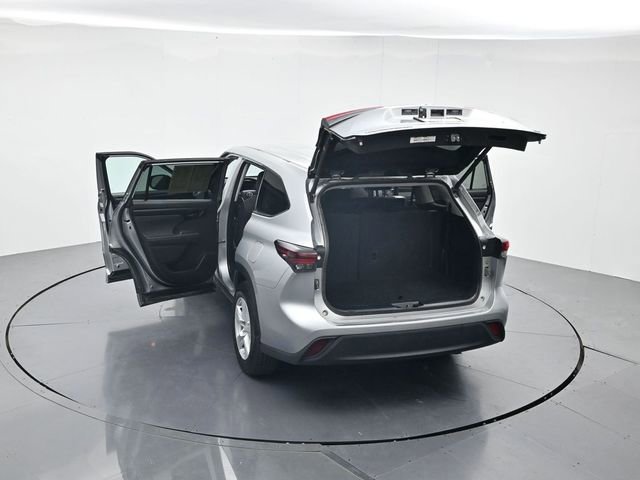 Used 2024 Toyota Highlander LE image 45