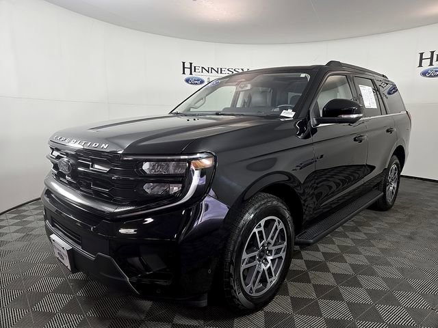 Certified 2025 Ford Expedition Active AWD/4WD image 2