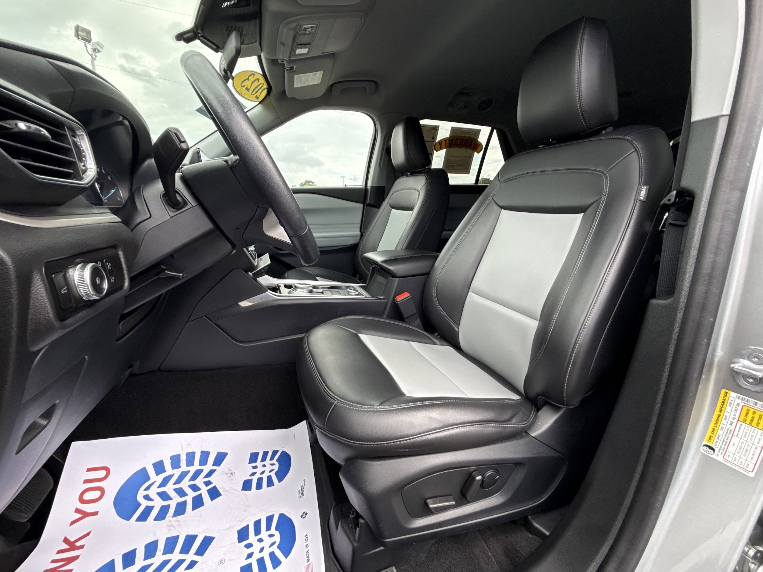 Certified 2023 Ford Explorer XLT w/ Equipment Group 202A AWD/4WD image 9