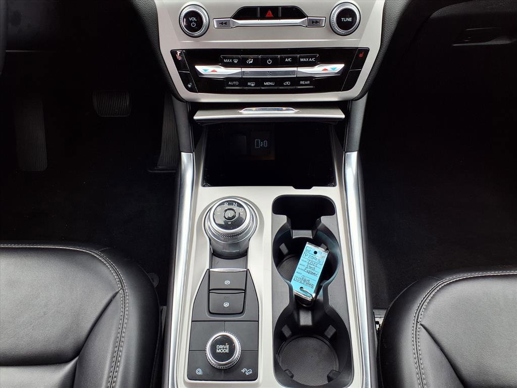 Certified 2022 Ford Explorer XLT w/ Equipment Group 202A image 16