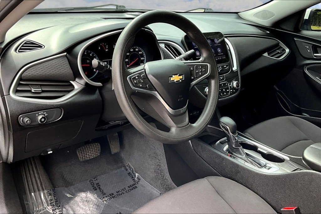 Used 2022 Chevrolet Malibu LT FWD image 19