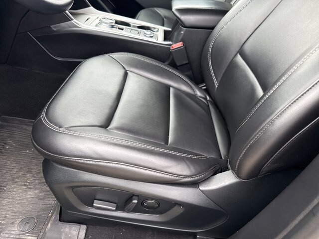 Certified 2023 Ford Explorer XLT w/ Equipment Group 202A AWD/4WD image 6