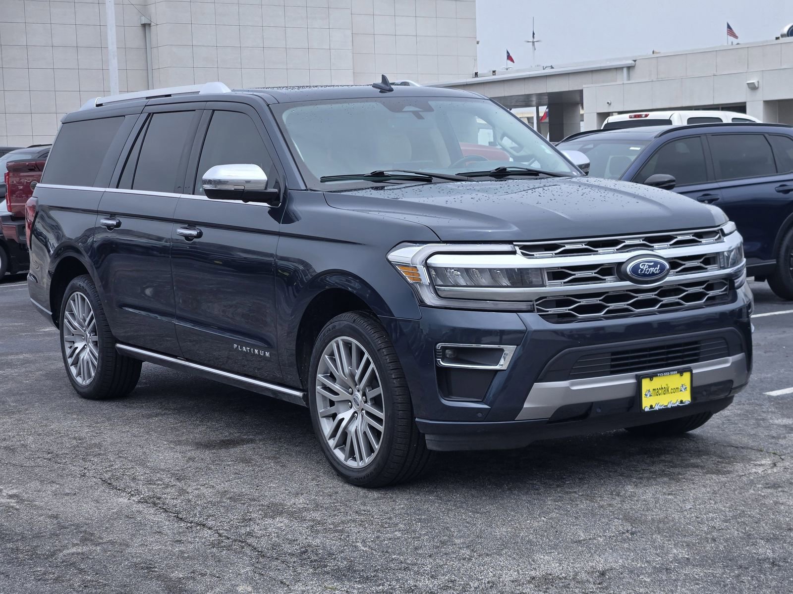 Certified 2023 Ford Expedition Max Platinum RWD image 3