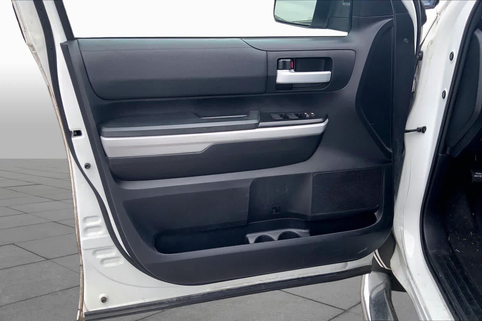 Used 2020 Toyota Tundra SR5 w/ SR5 Leather Package RWD image 22