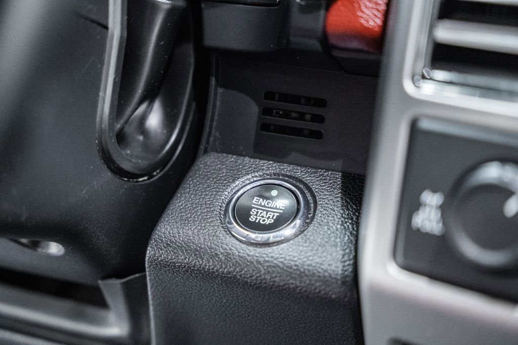 Certified 2020 Ford F350 Platinum w/ FX4 Off-Road Package image 35