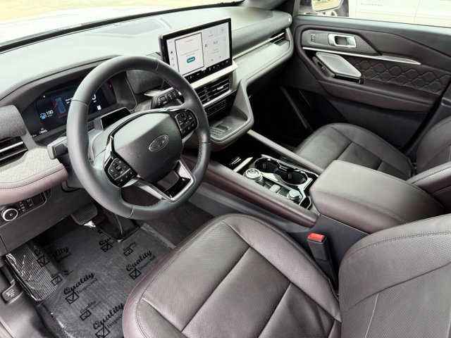 Certified 2025 Ford Explorer Platinum w/ LUX Leather Package AWD/4WD image 14