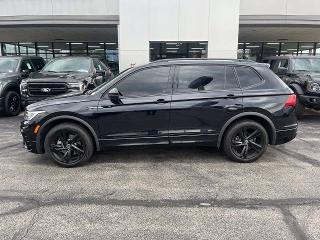 Used 2024 Volkswagen Tiguan SE R-Line AWD/4WD image 3