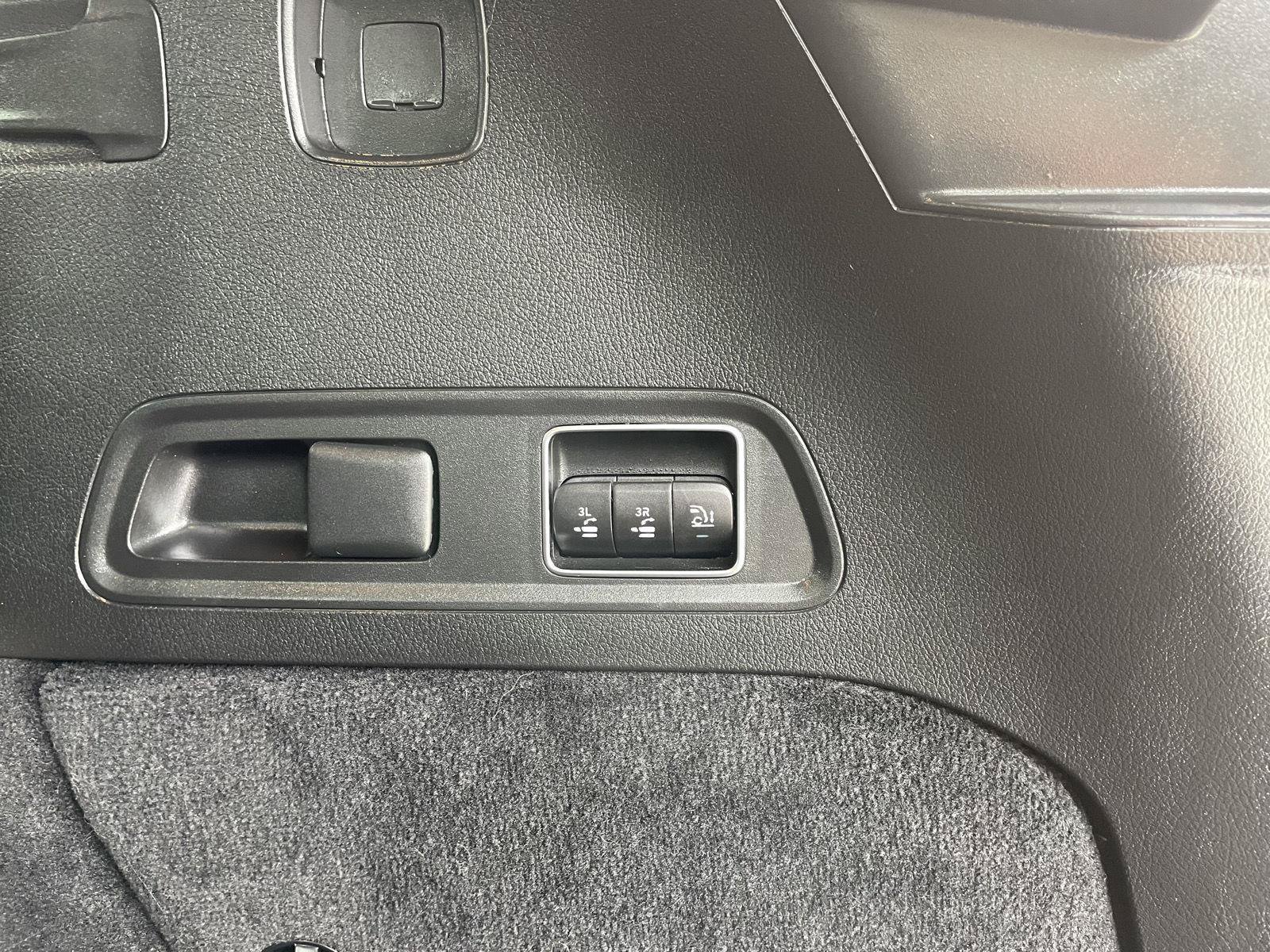 Used 2024 Mercedes-Benz GLS 450 4MATIC image 41