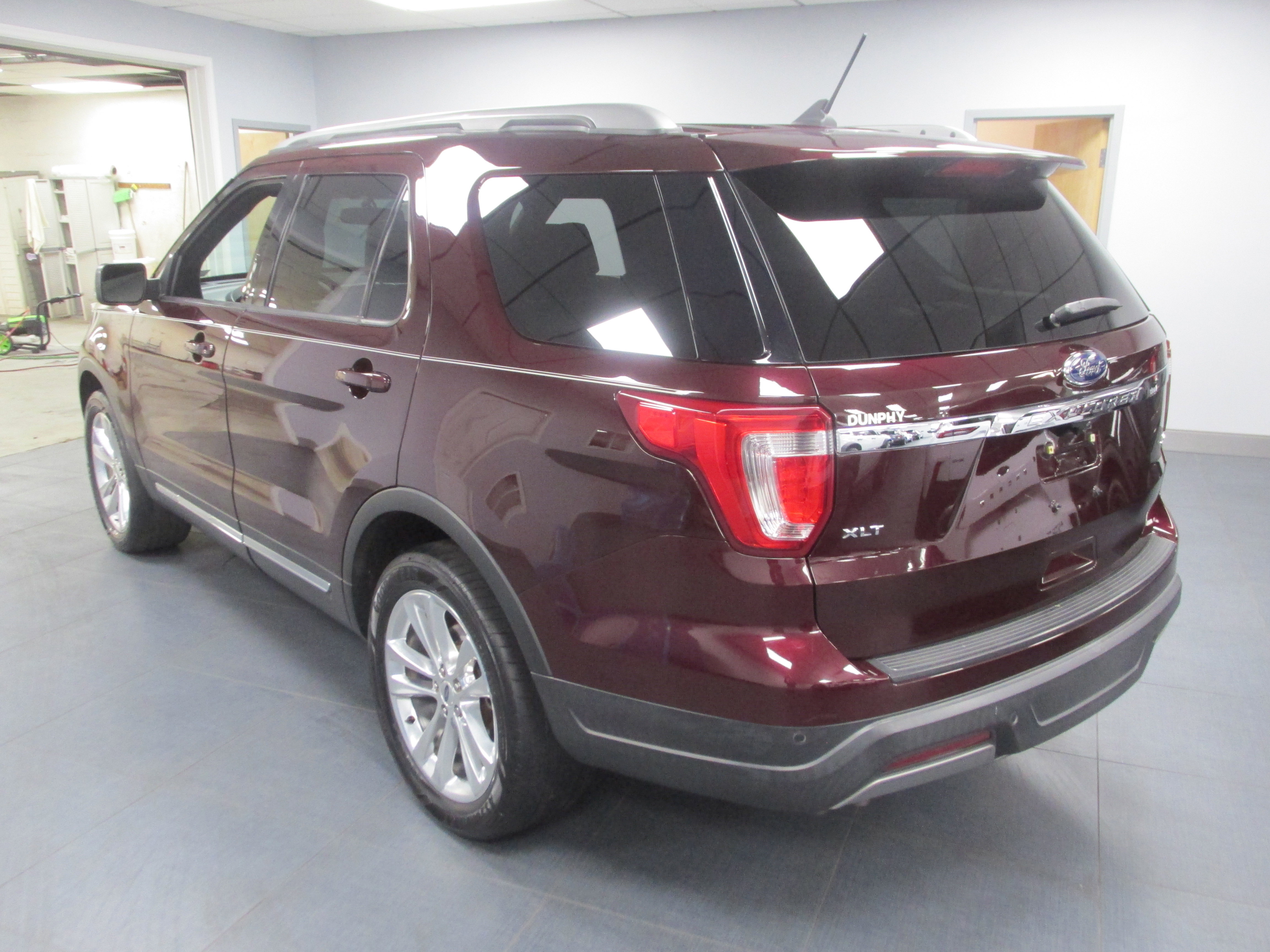 Certified 2019 Ford Explorer XLT w/ Equipment Group 202A image 5