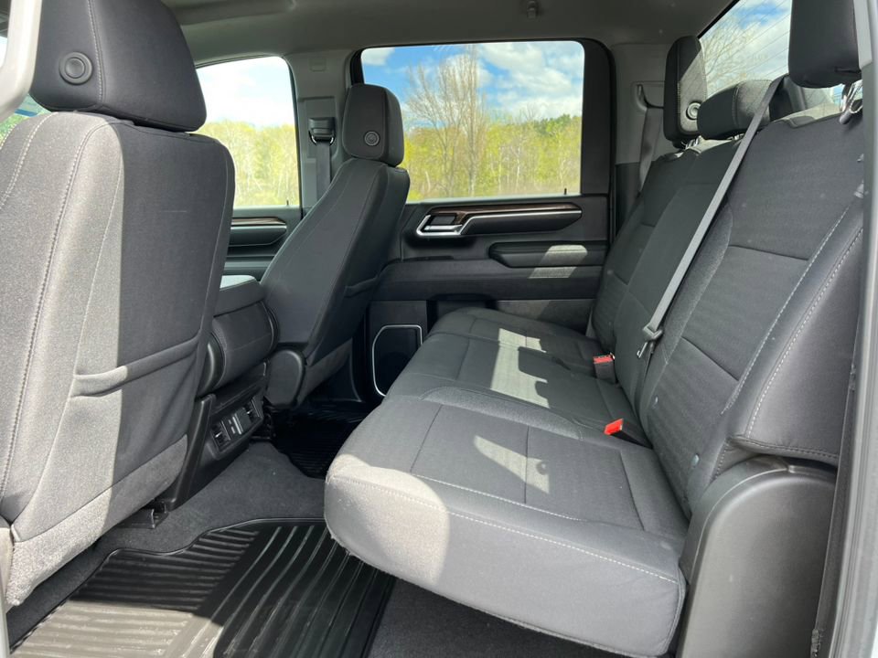 Used 2025 Chevrolet Silverado 2500 LT w/ Convenience Package AWD/4WD image 5