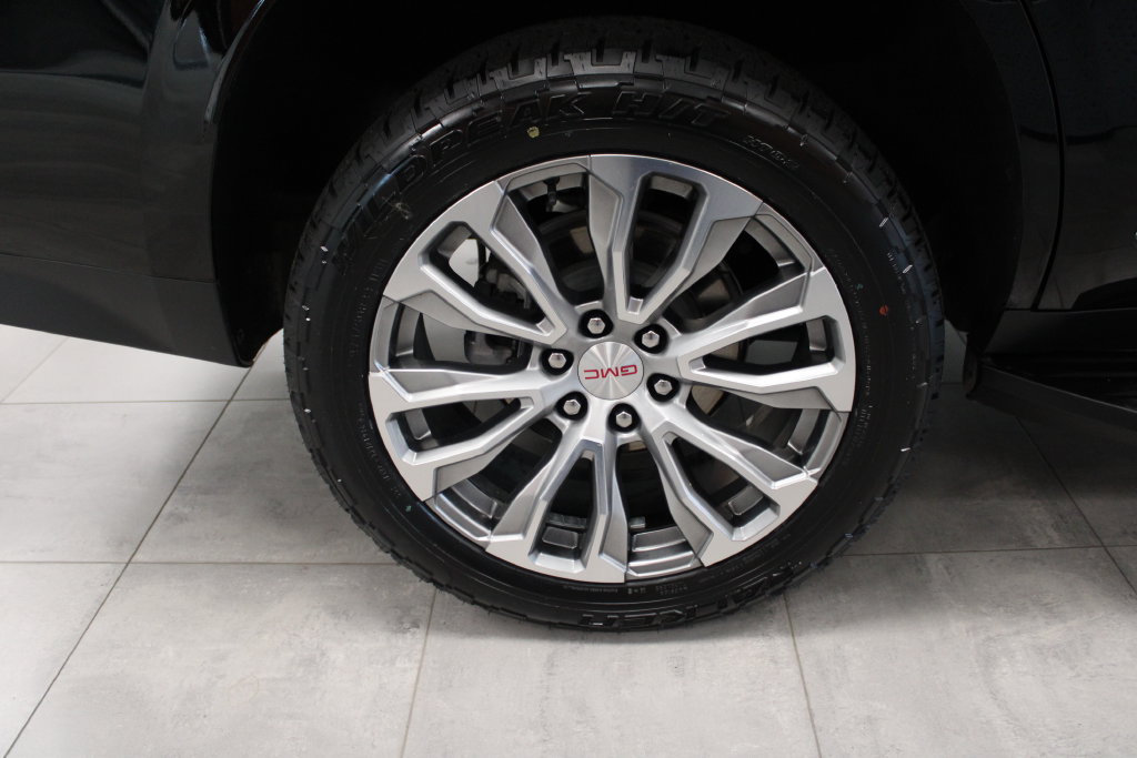 Used 2024 GMC Yukon Denali AWD/4WD image 11