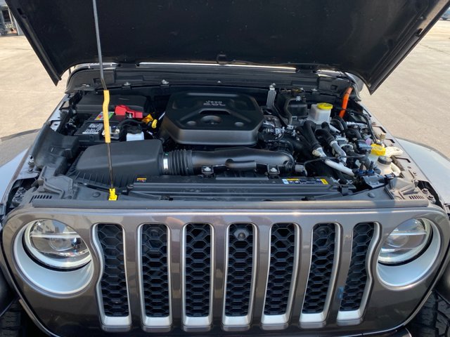 Used 2022 Jeep Wrangler Unlimited Sahara w/ Cold Weather Group AWD/4WD image 21