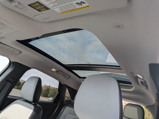 Certified 2024 Ford Escape SE w/ PHEV Premium Package image 26