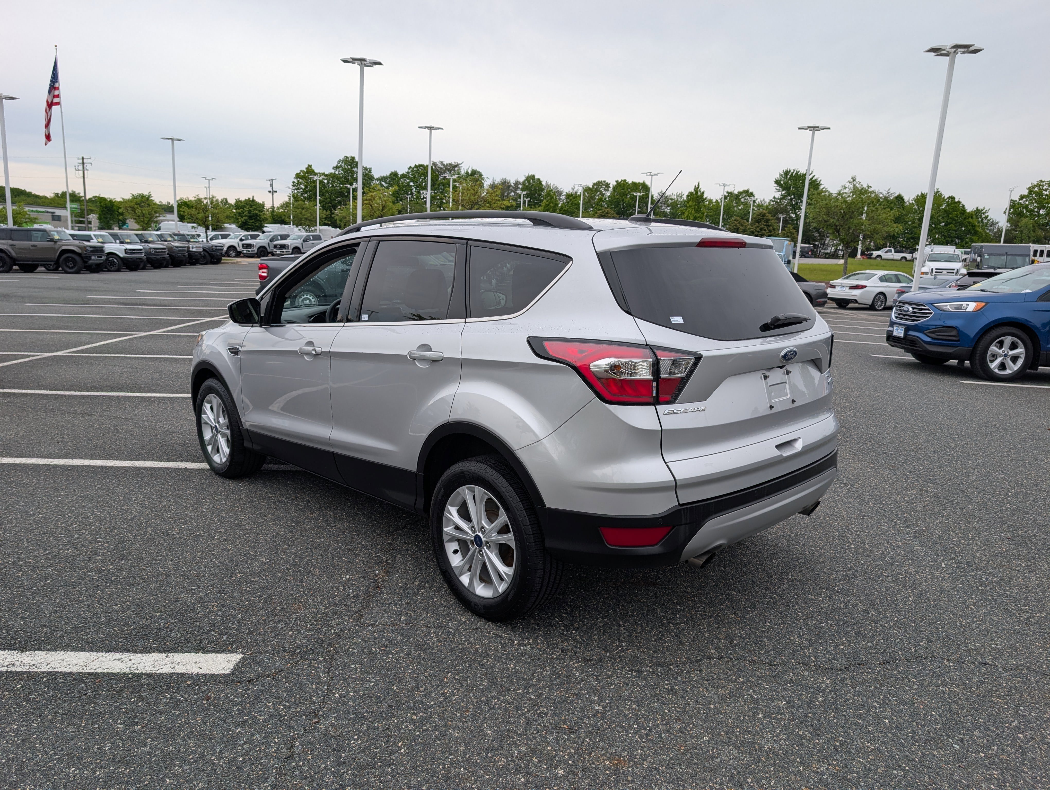 Certified 2017 Ford Escape SE w/ Equipment Group 201A AWD/4WD image 5
