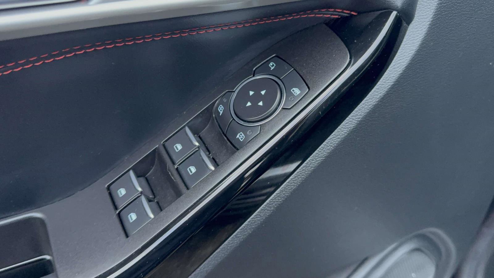 Certified 2022 Ford Explorer ST-Line w/ Class IV Trailer Tow Package image 17