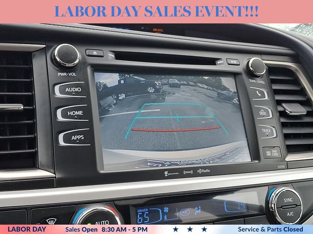 Used 2019 Toyota Highlander XLE AWD/4WD image 24