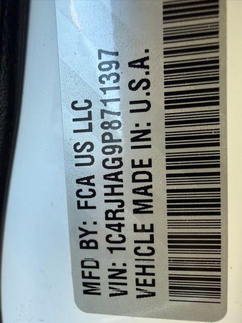 Used 2023 Jeep Grand Cherokee Altitude image 21