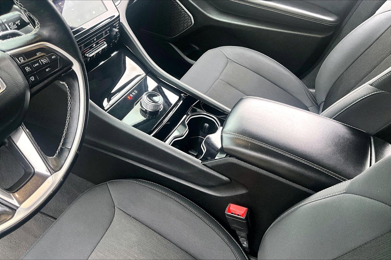 Used 2022 Jeep Grand Cherokee L Laredo w/ Luxury Tech Group I RWD image 14